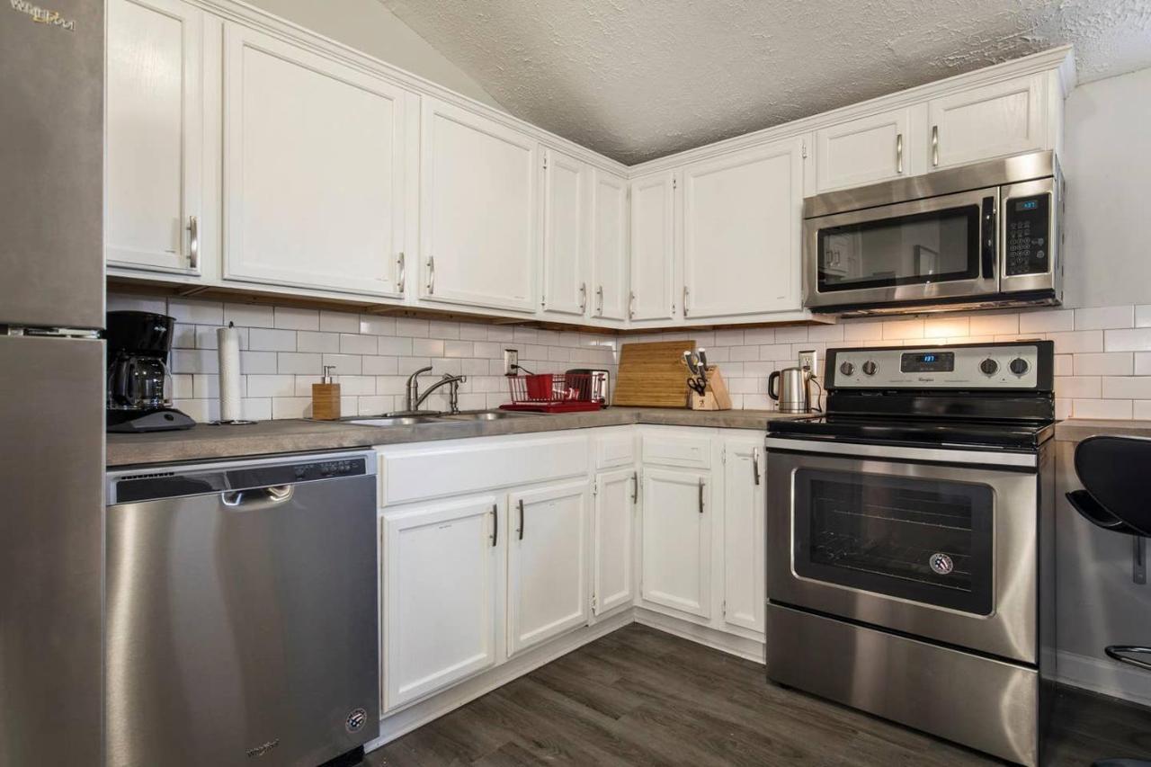 Louisville Dream House 4Br 2Ba By Cozysuites Eksteriør bilde